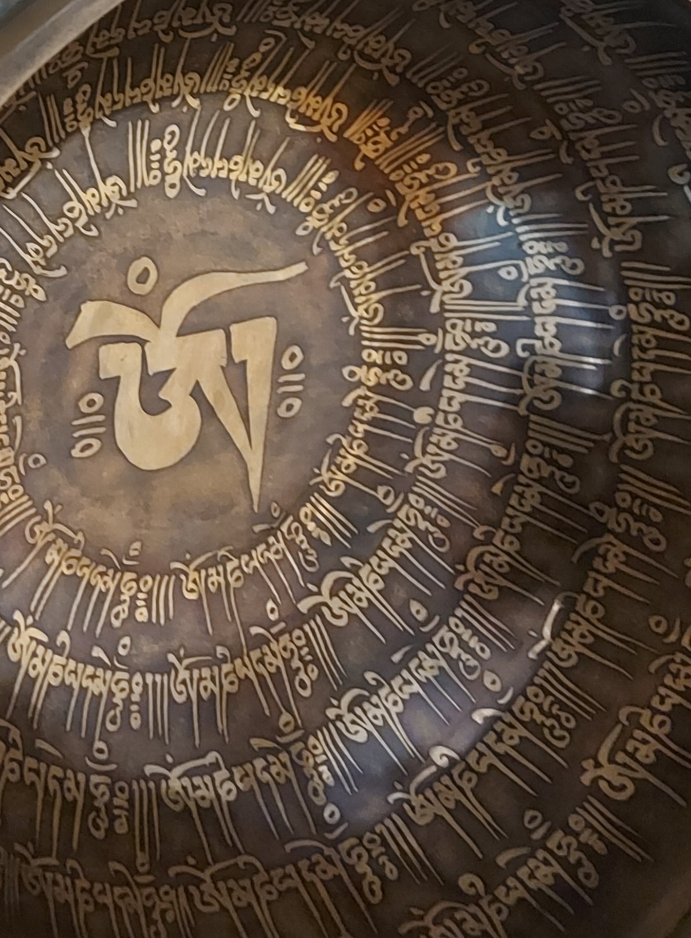 Tibetaanse klankschaal met Om symbool